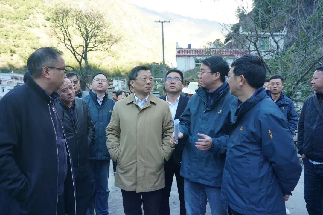 副省長曹立軍一行到我公司承擔的丹巴縣阿娘寨滑坡、梅龍溝泥石流應急監(jiān)測項目指導工作